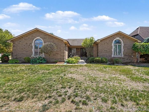 2664 Woodford Drive , Sterling Heights, MI 48310