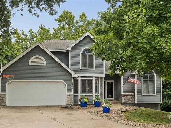 5224 N Main Street, Kansas City, MO 64118