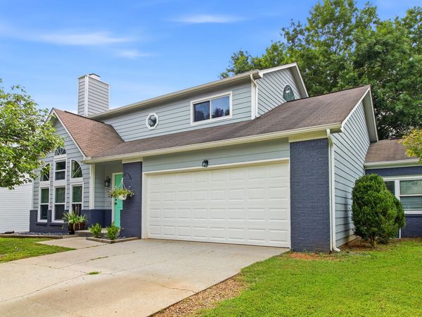 9905 Crestline Drive, Knoxville, TN 37922