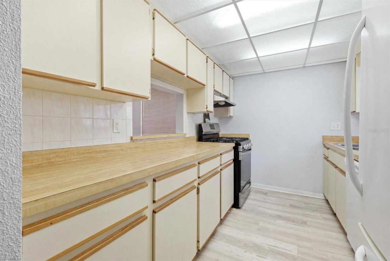5063 Village Gardens Drive, Unit 9, Sarasota, FL 34234 Photo