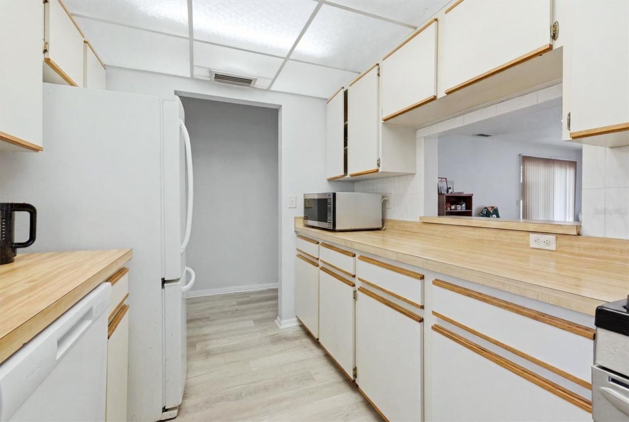 5063 Village Gardens Drive, Unit 9, Sarasota, FL 34234 Photo