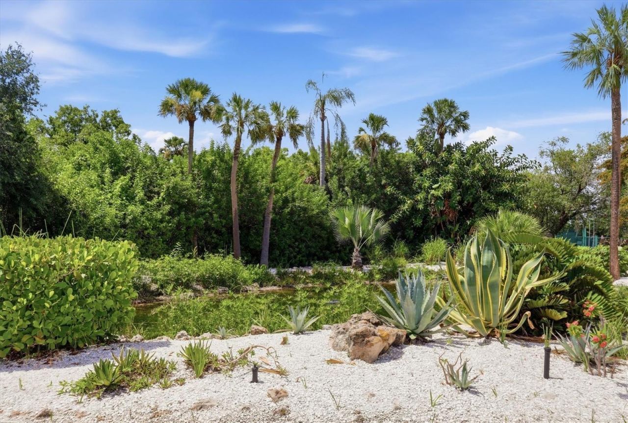 5063 Village Gardens Drive, Unit 9, Sarasota, FL 34234 Photo