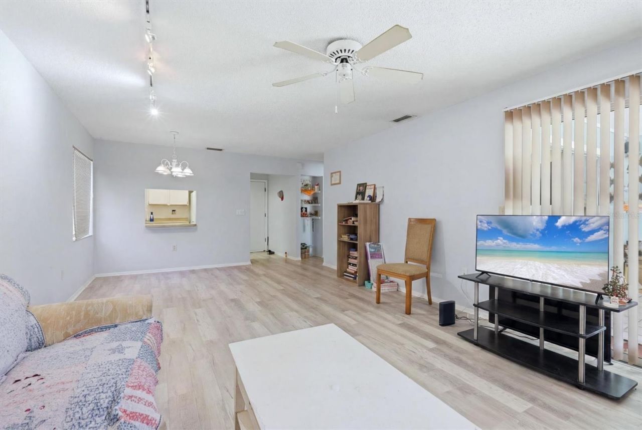 5063 Village Gardens Drive, Unit 9, Sarasota, FL 34234 Photo