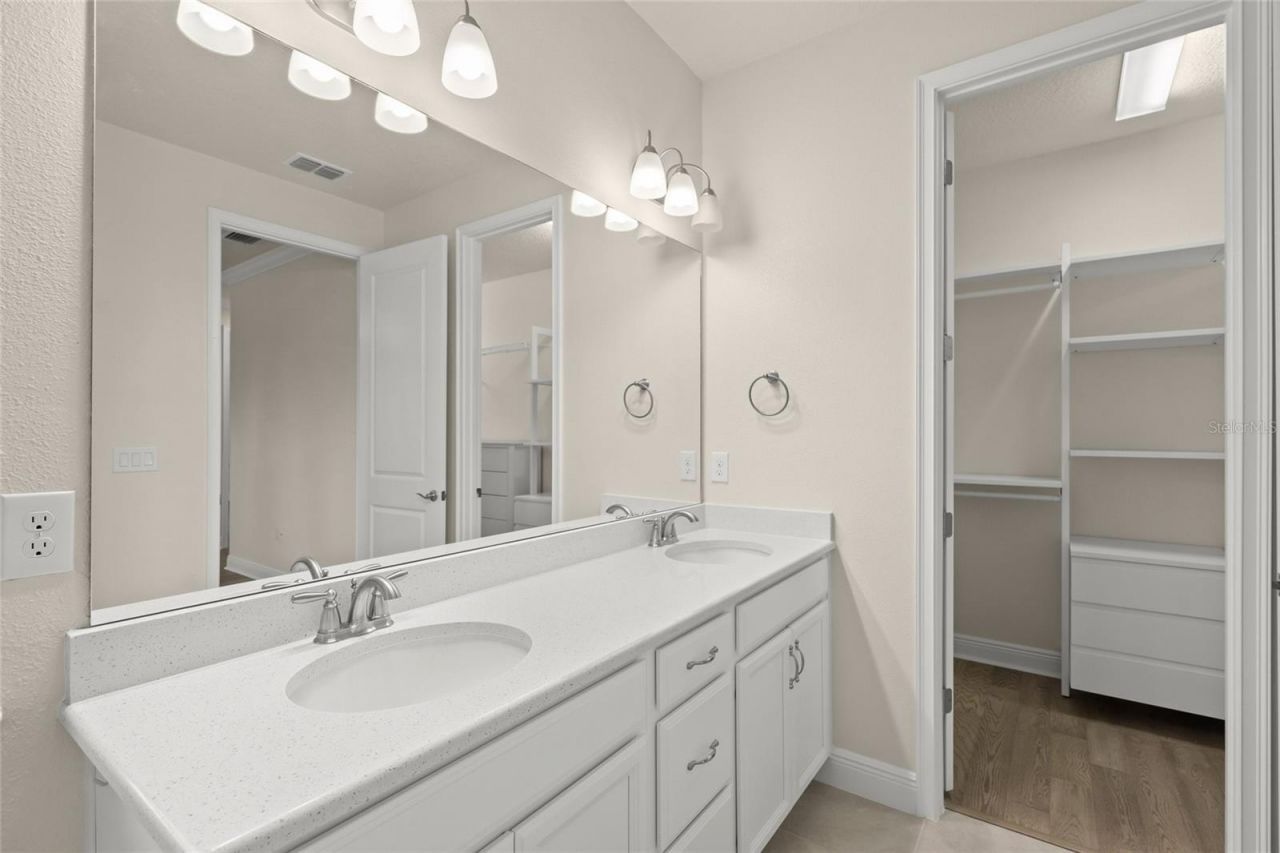 5690 Long Shore Loop, Sarasota, FL 34238 Photo