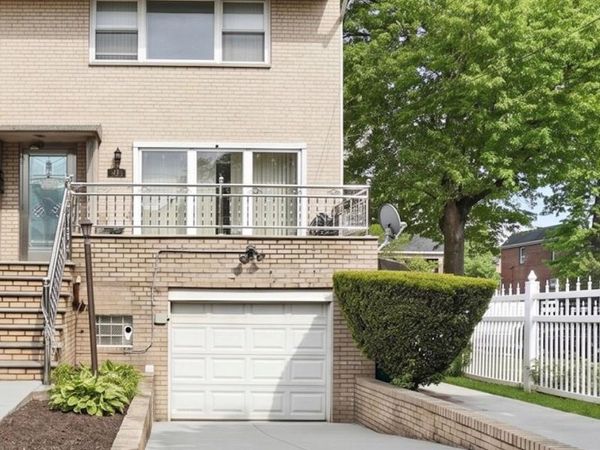 2436 Seymour Avenue , Bronx, NY 10469
