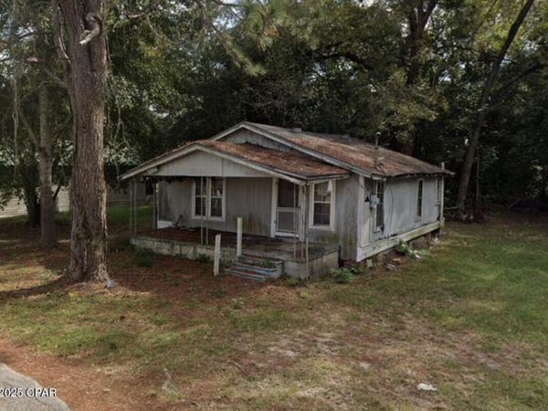 1031 Washington Avenue , Graceville, FL 32440