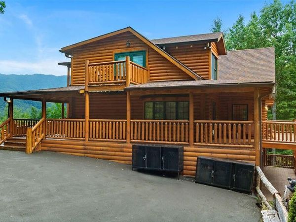 556 Thissa Way , Gatlinburg, TN 37738