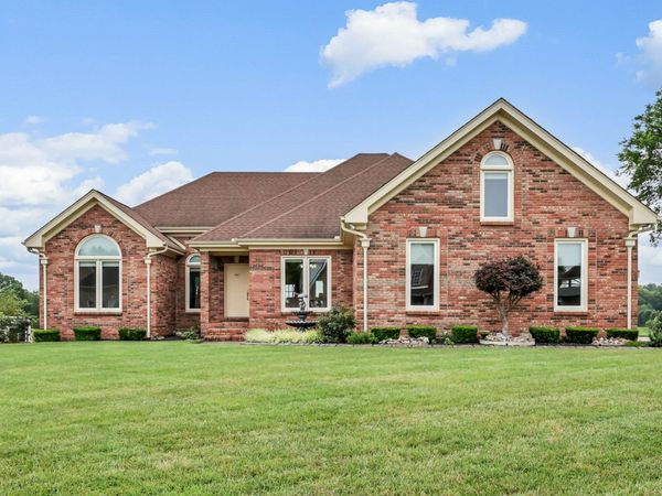 4267 N Woodstock Dr , Clarksville, TN 37040