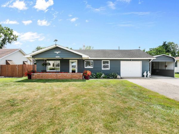 1809 E McKinley Avenue, Mishawaka, IN 46545