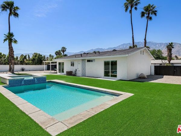 2002 N Whitewater Club Drive, Palm Springs, CA 92262