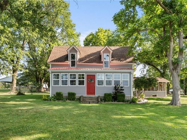 1380 E Main Street , Gentry, AR 72734