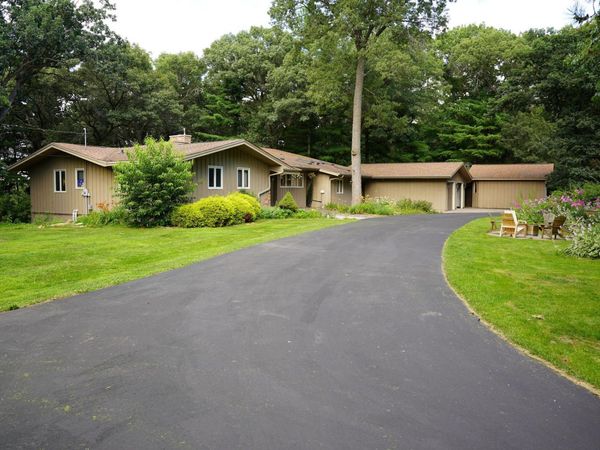 990 Blackoak Road, Eau Claire, WI 54701