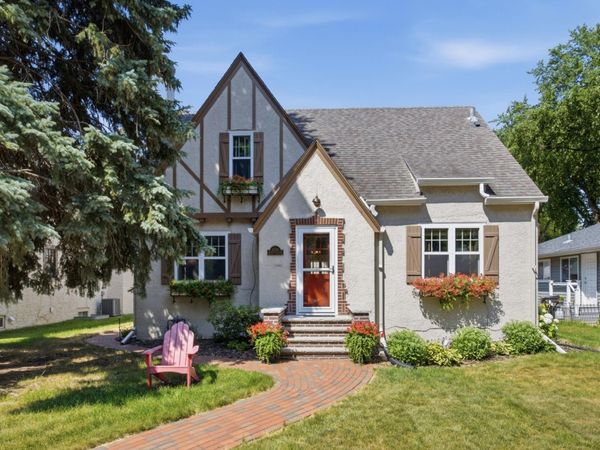 1258 2nd Street N, Fargo, ND 58102