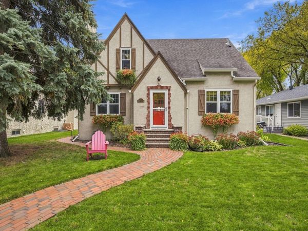 1258 2nd Street N, Fargo, ND 58102