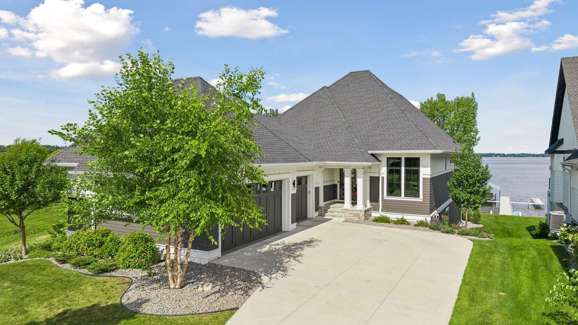 161 Lakeshore Circle , Waconia, MN 55387