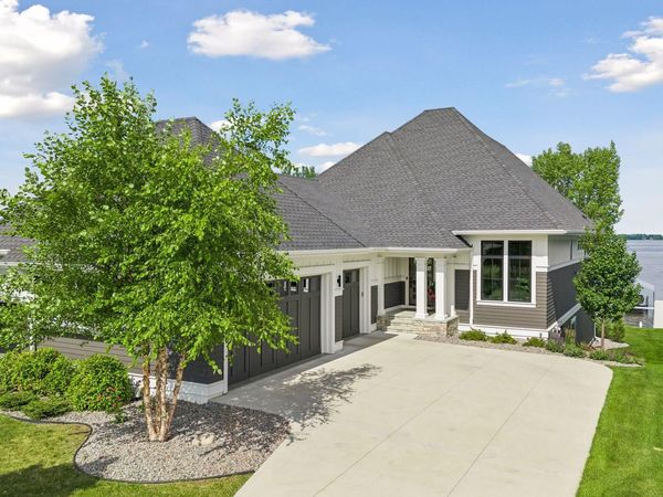 161 Lakeshore Circle , Waconia, MN 55387