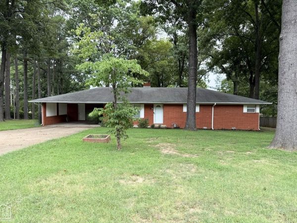 4108 Oakhill Lane, Jonesboro, AR 72405