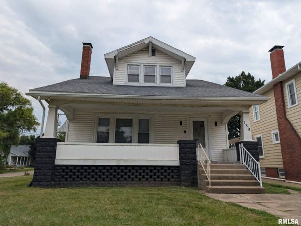 159 W LOCUST Street, Canton, IL 61520