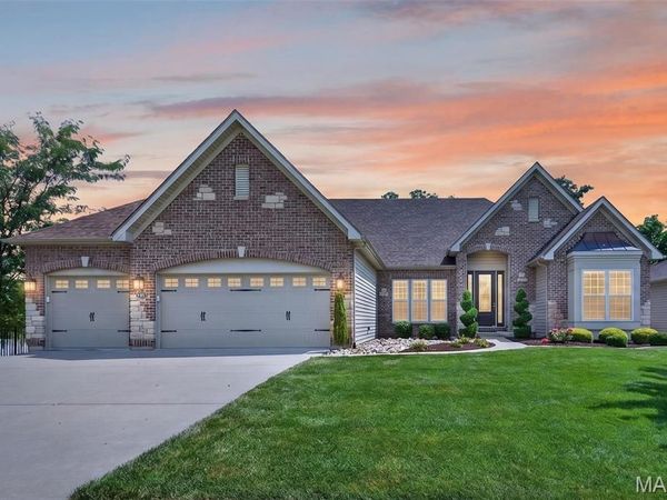 2701 Brook Hill Lane, St Charles, MO 63303