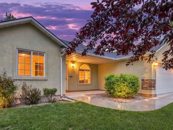 63 S Kelli Loop, Nampa, ID 83687