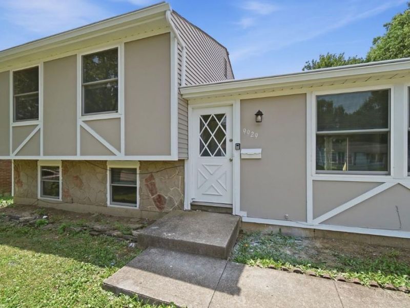 9929 Loralinda Drive, Colerain Township, OH 45251 Photo 4