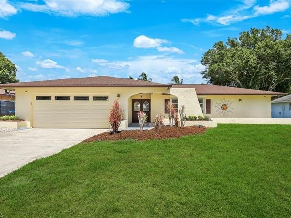 2530 10th ST N, NAPLES, FL 34103