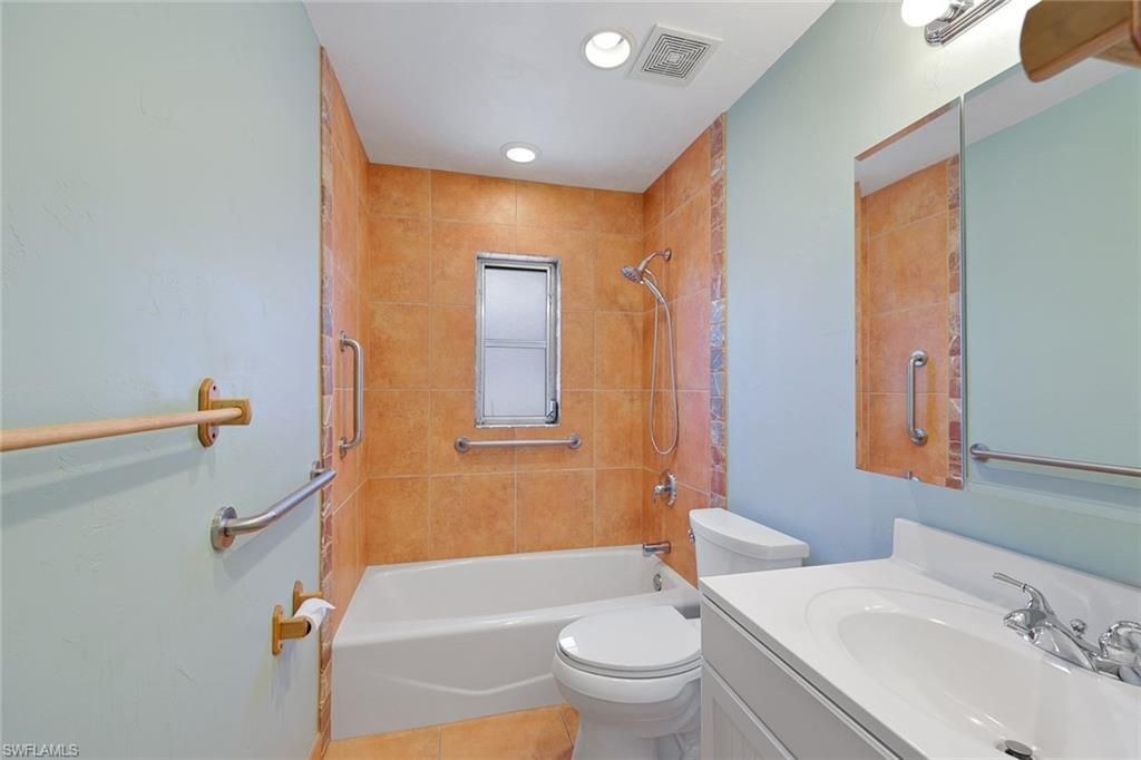 2530 10th St N, Naples, FL 34103 Photo