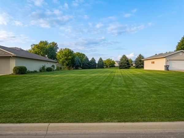 Zenith Avenue , Spirit Lake, IA 51360