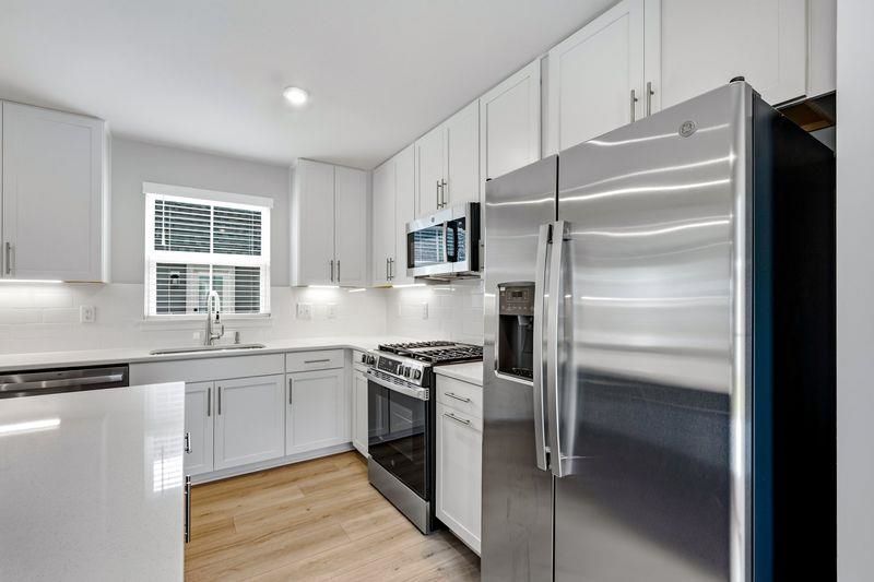 2752 Rowyn St.  Photo 10