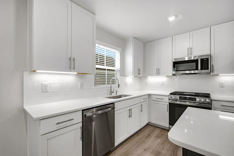 2752 Rowyn St.  Photo 7