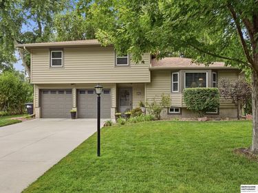 10934 Spring Street, Omaha, NE 68144