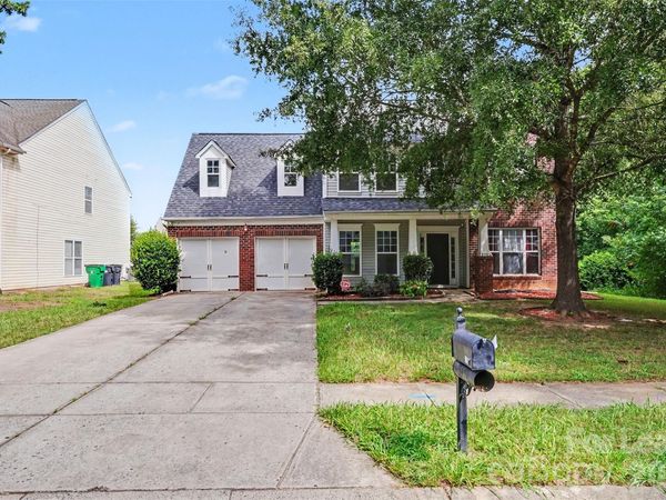 3111 Gloxinia Road , Charlotte, NC 28215