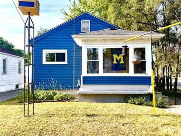 3521 Clairmont Street, Flint, MI 48503