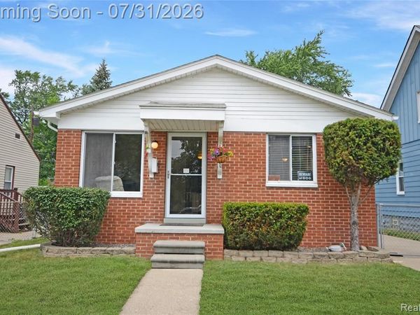310 W Sonoma Avenue, Hazel Park, Mi 48030