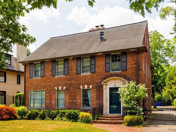 2929 Burns Street , Detroit, MI 48214