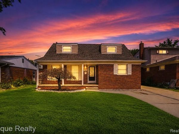 18317 Spring Court S , Fraser, MI 48026