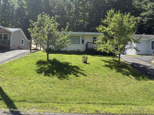 101 Woodlawn Avenue, Harveys Lake, PA 18618