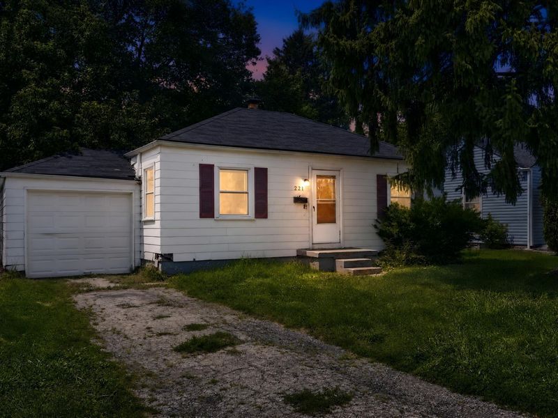 221 N Kellner Road , Columbus, OH 43209 Photo 1