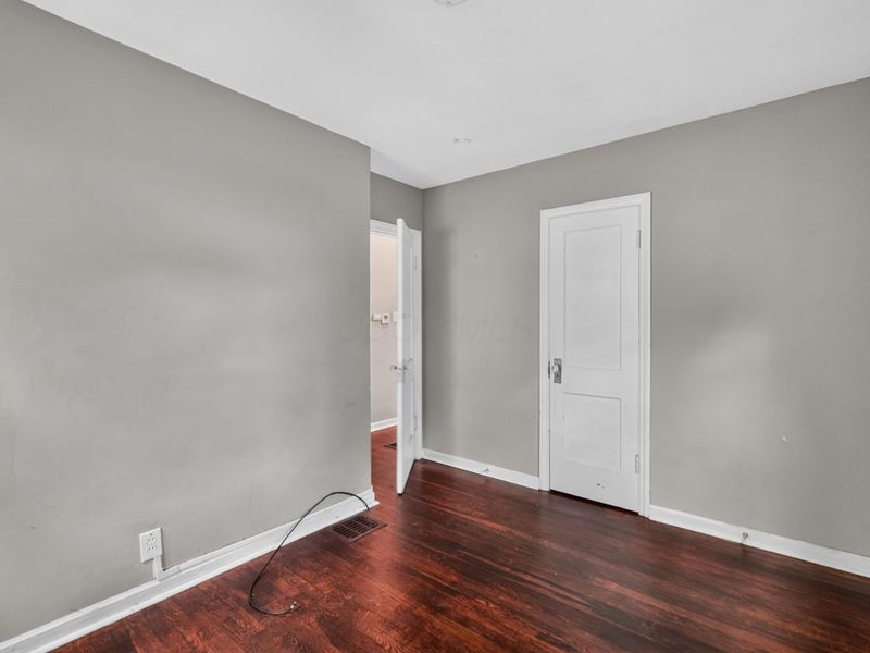 221 N Kellner Road , Columbus, OH 43209 Photo 12