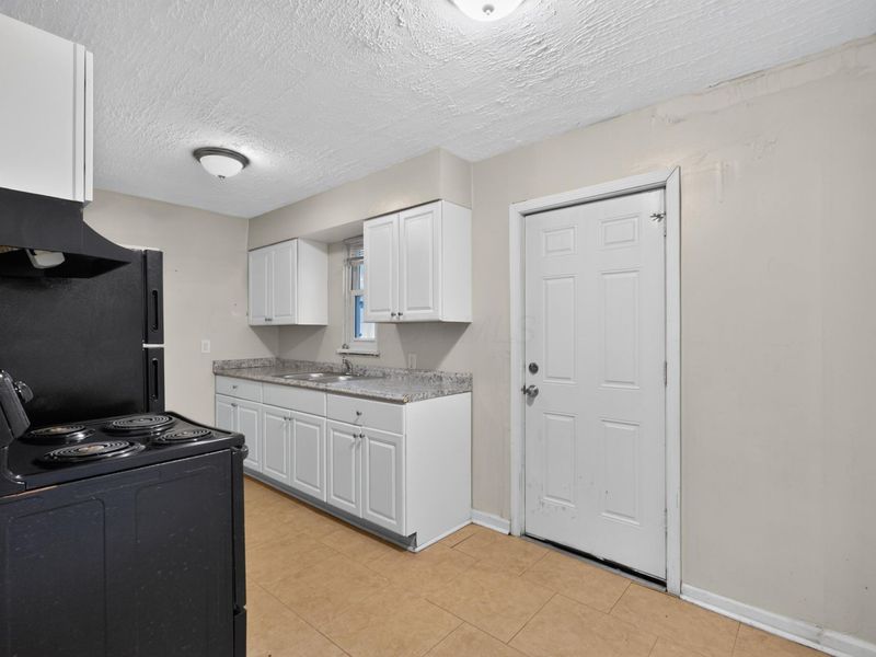 221 N Kellner Road , Columbus, OH 43209 Photo 7