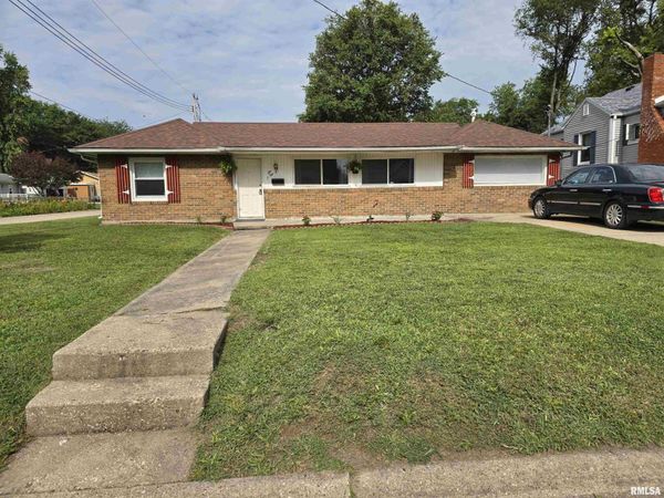 610 3RD Avenue, Canton, IL 61520