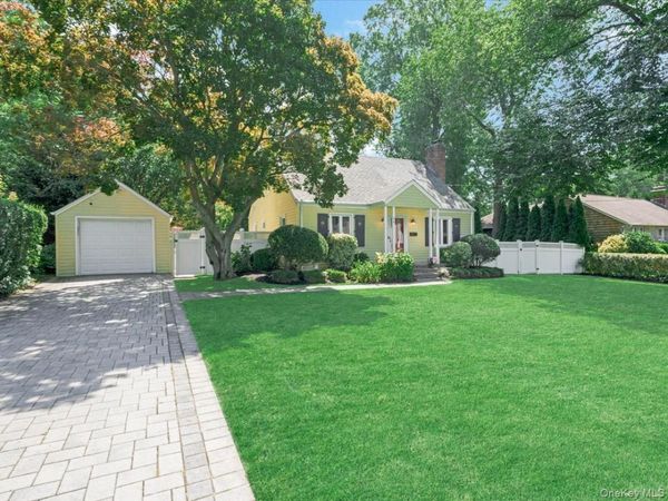 36 Francis Terrace , Glen Cove, NY 11542
