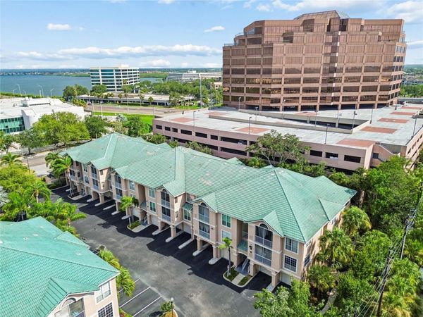 5211 BAY CLUB CIRCLE , TAMPA, FL 33607