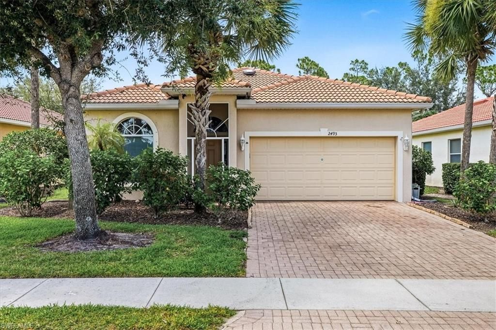 2493 Keystone Lake Dr, Cape Coral, FL 33909 Photo