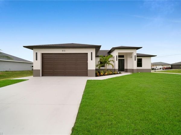 810 Carlfield AVE, LEHIGH ACRES, FL 33971