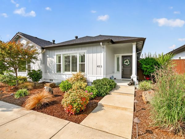 453 S Haskell Street, Central Point, OR 97502