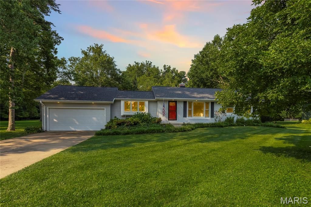 200 Brookside Lane, Ballwin, MO 63021 Main Photo