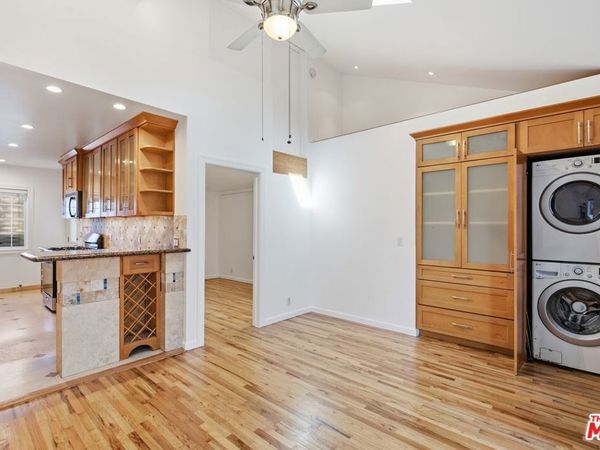 325 Vernon Avenue, Unit 4, Venice, CA 90291