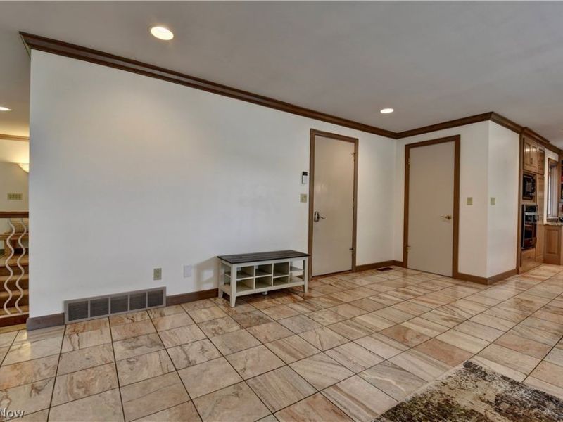 1157 Hilltop Road NW, New Philadelphia, OH 44663 Photo 11