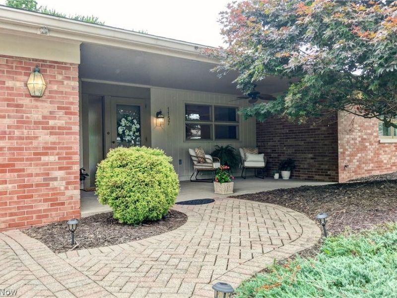1157 Hilltop Road NW, New Philadelphia, OH 44663 Photo 2